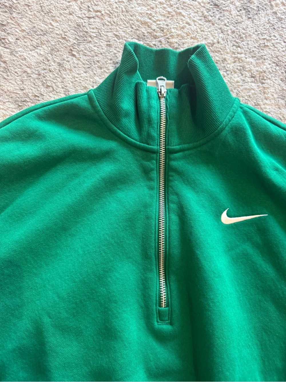 Nike cropped quarter